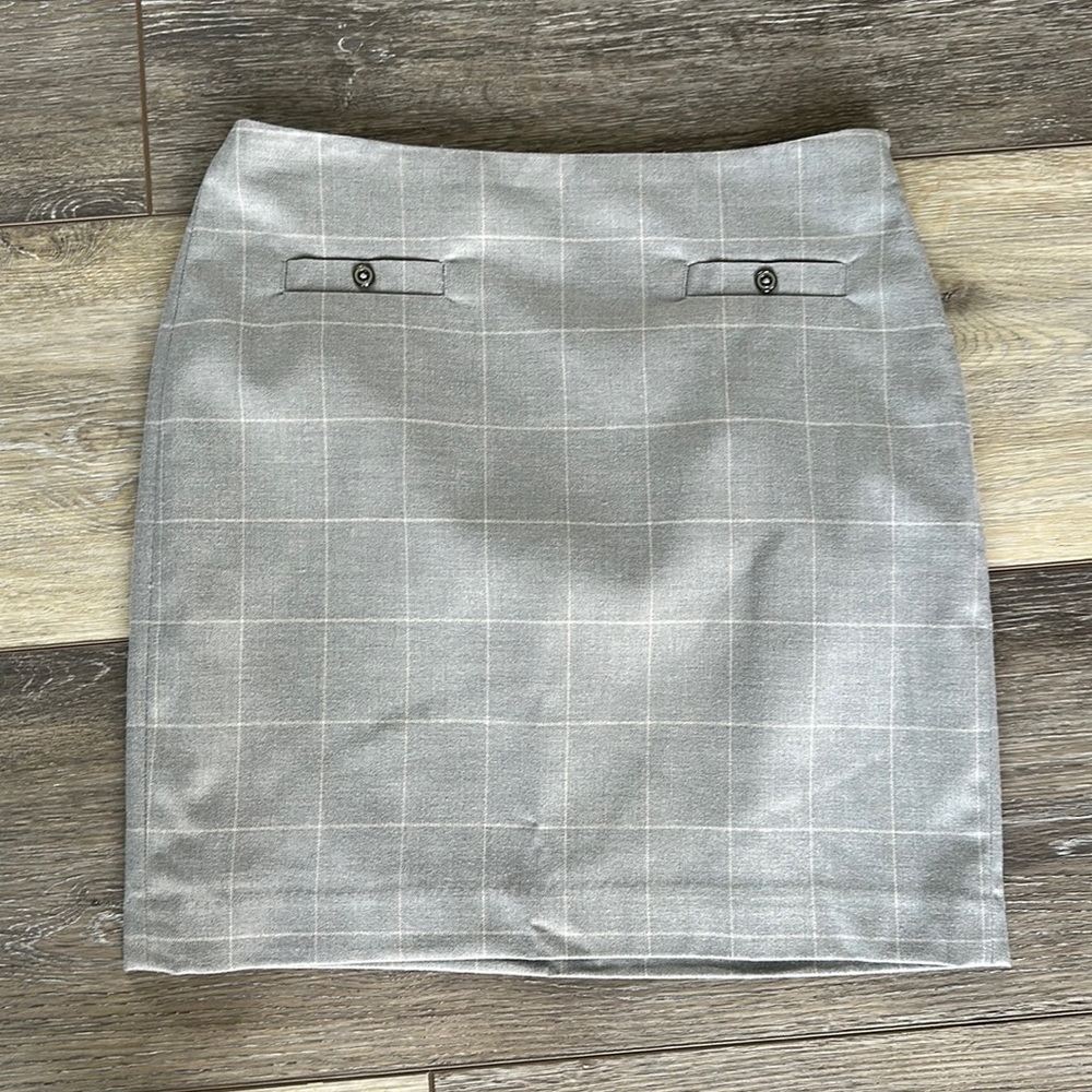 NWOT Banana Republic Light Gray Skirt